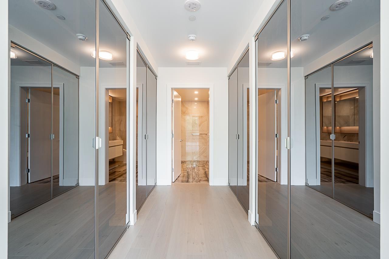 212 1342 JOHNSTON ROAD, White Rock