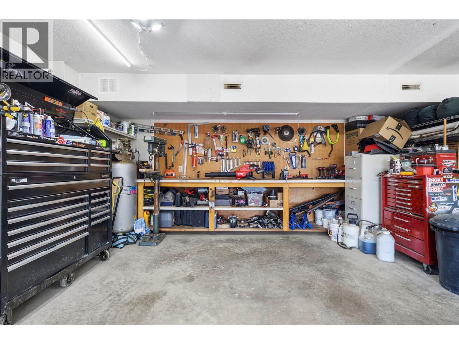 2250 3 Avenue SE, Salmon Arm