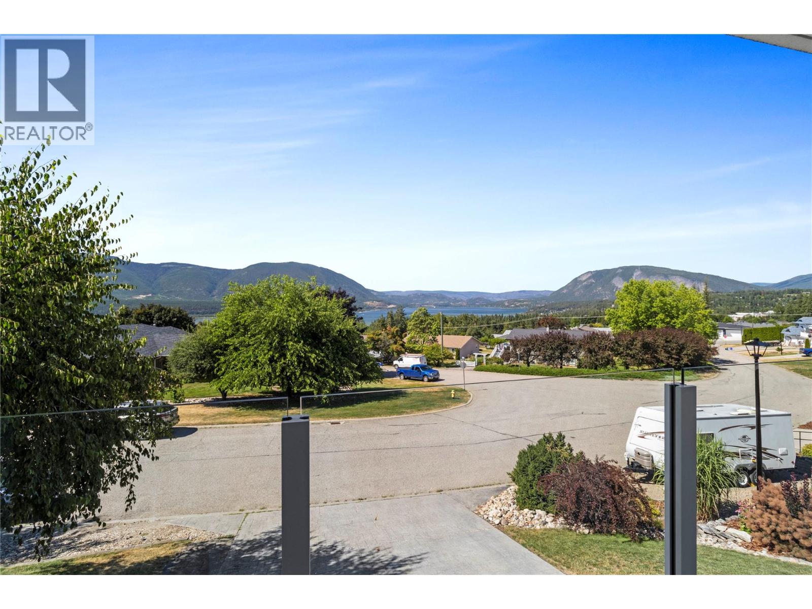 2250 3 Avenue SE, Salmon Arm