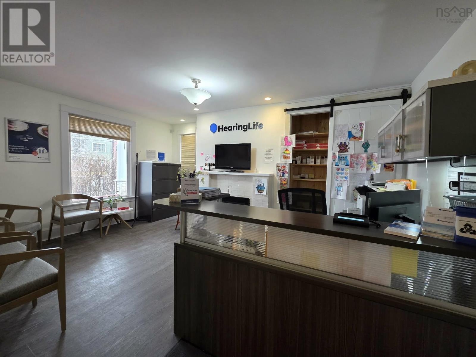 Property 11 of 48 of 92 Willow Street