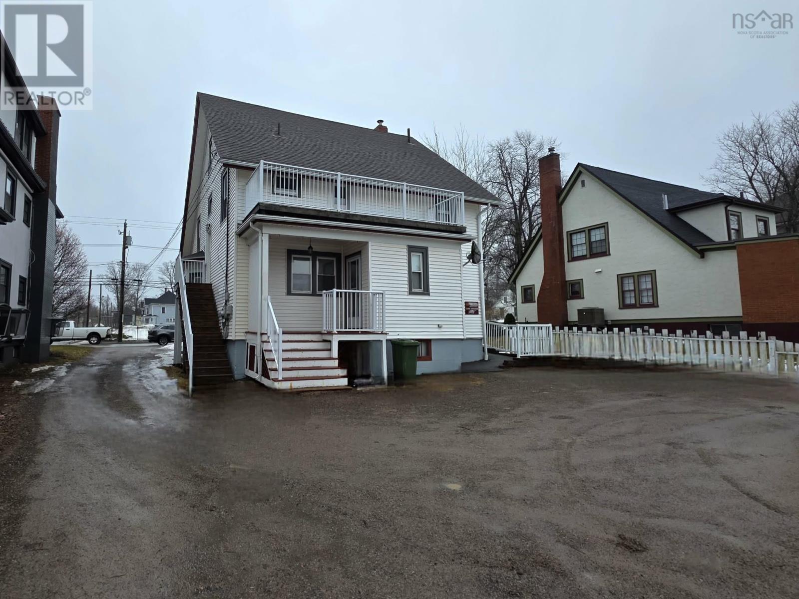 Property 8 of 48 of 92 Willow Street