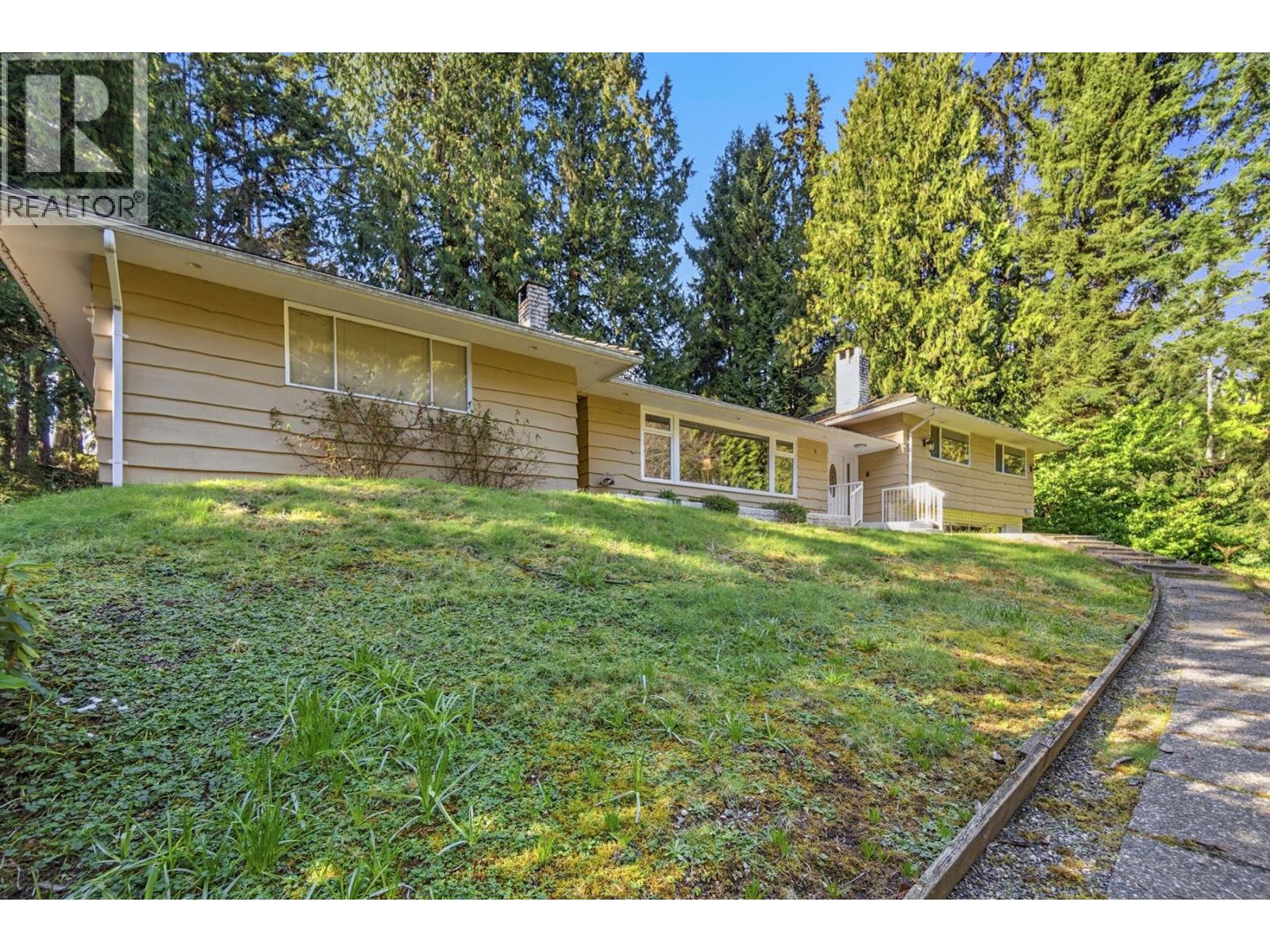 315 STEVENS DRIVE, West Vancouver