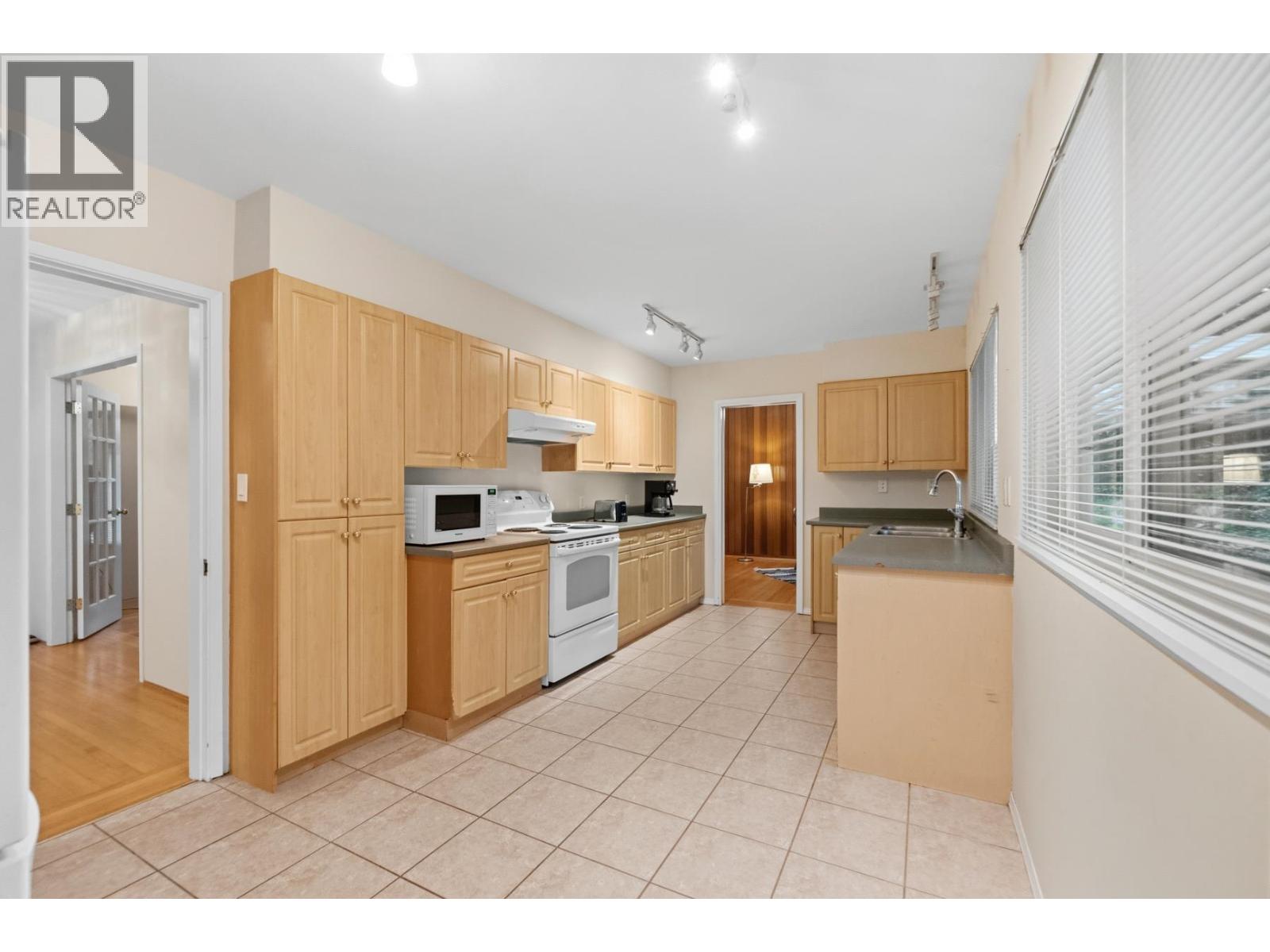 315 STEVENS DRIVE, West Vancouver