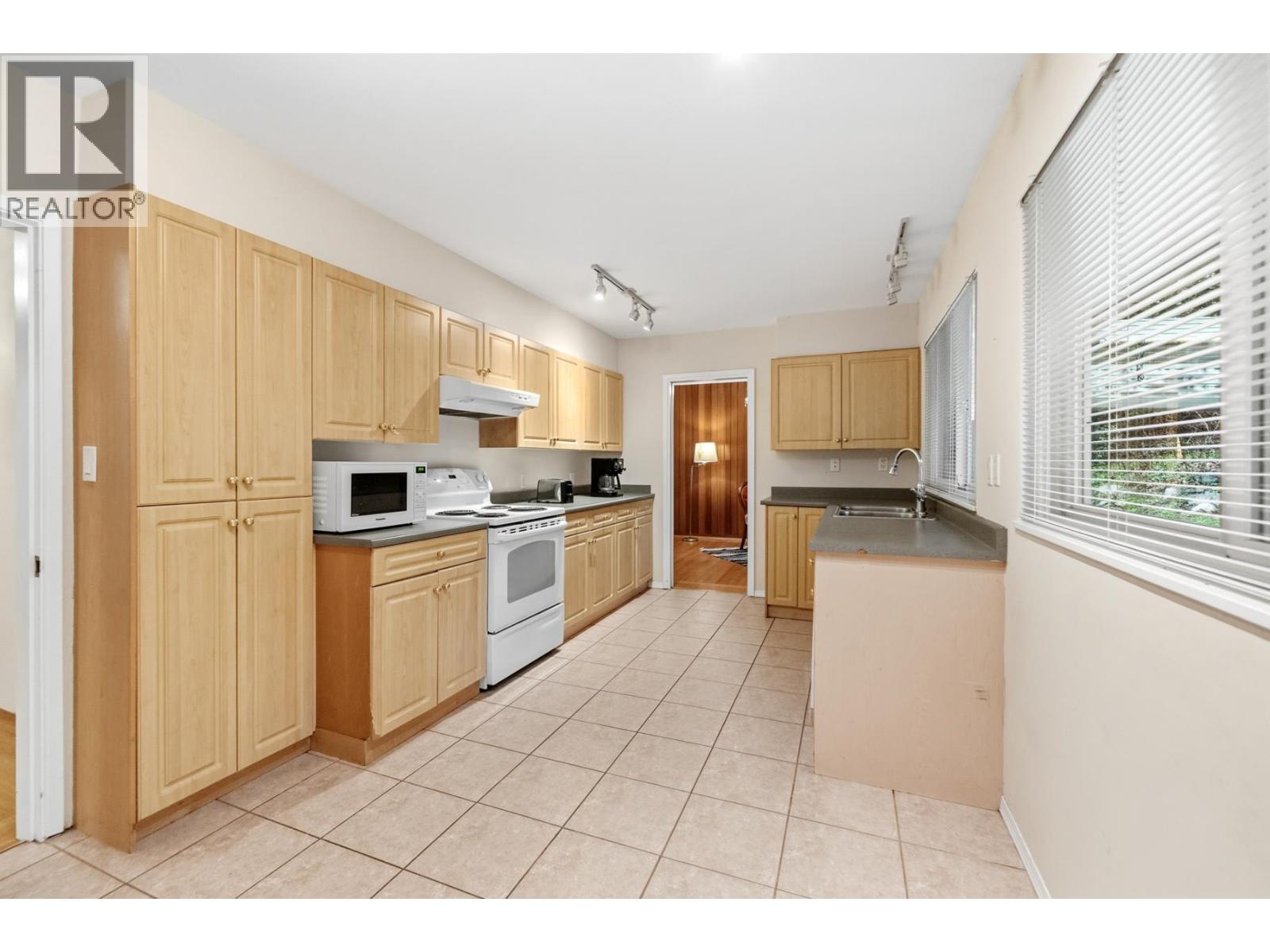 315 STEVENS DRIVE, West Vancouver