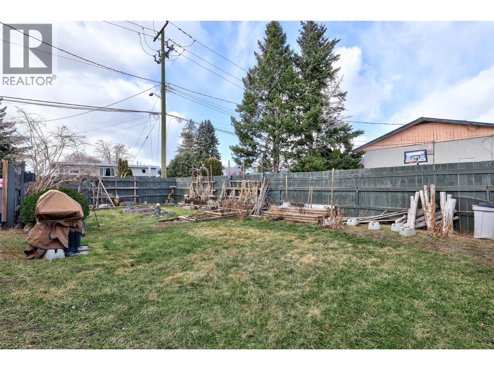 1020 7th Street, Kamloops