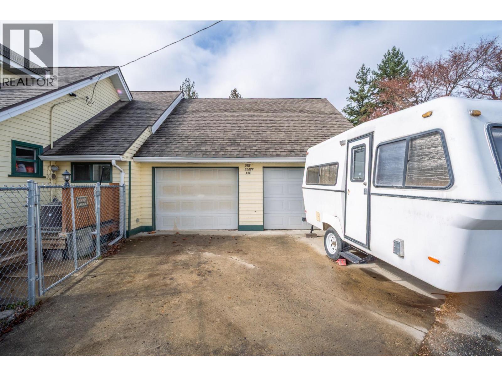 376 Beach Avenue - 4