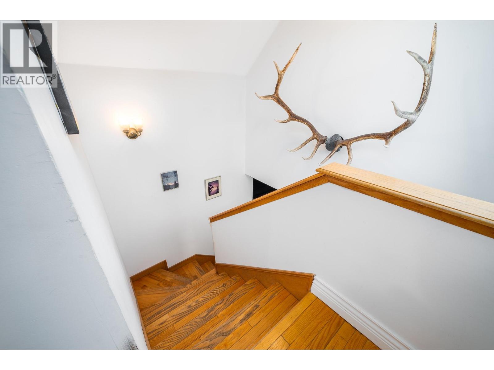 376 Beach Avenue - 25