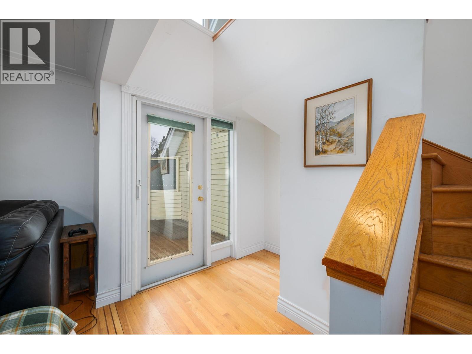 376 Beach Avenue - 40