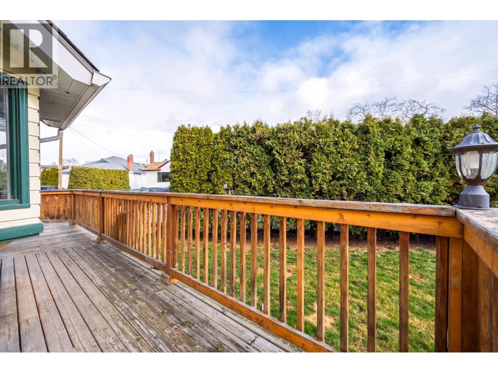 376 Beach Avenue - 52