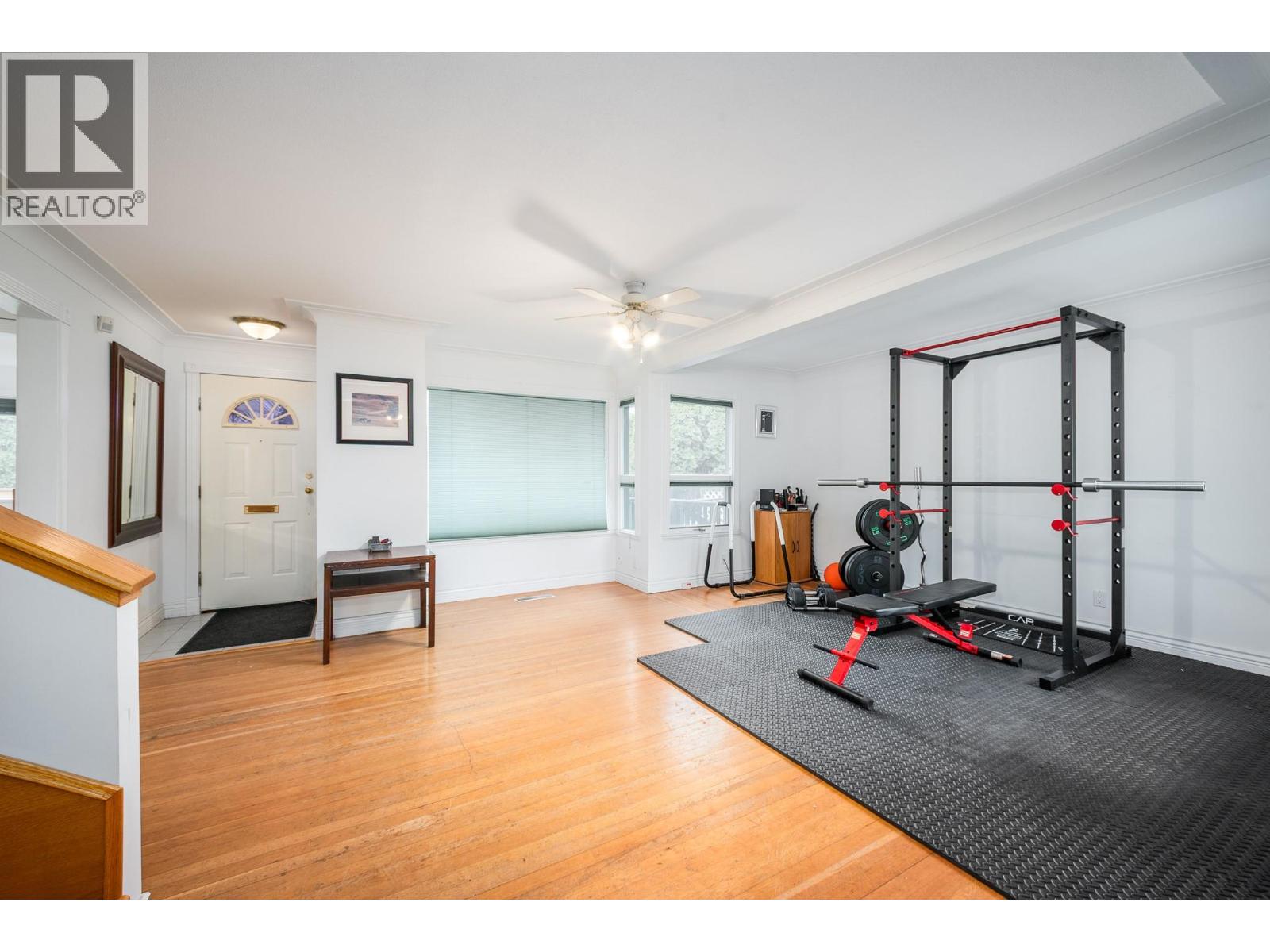 376 Beach Avenue - 8