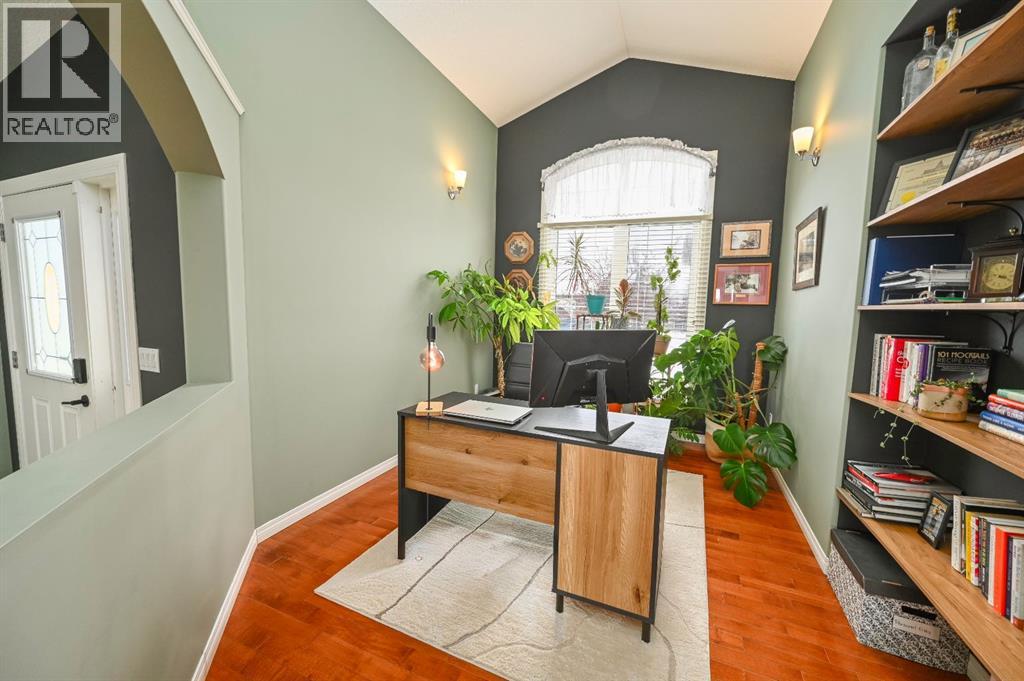 77 Pondside Crescent, Blackfalds