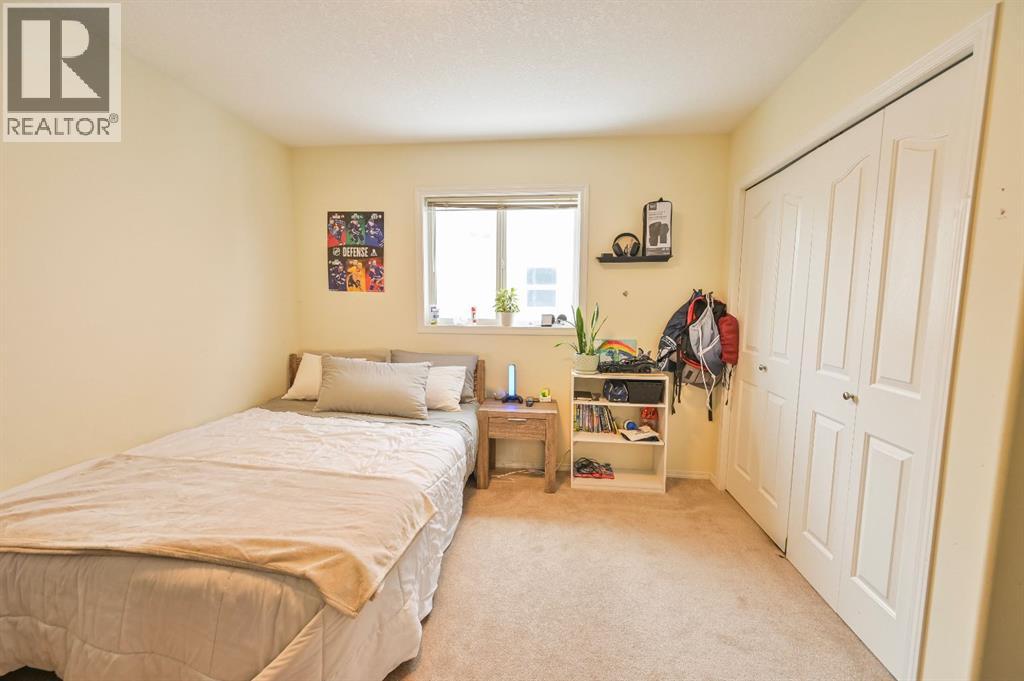 77 Pondside Crescent, Blackfalds