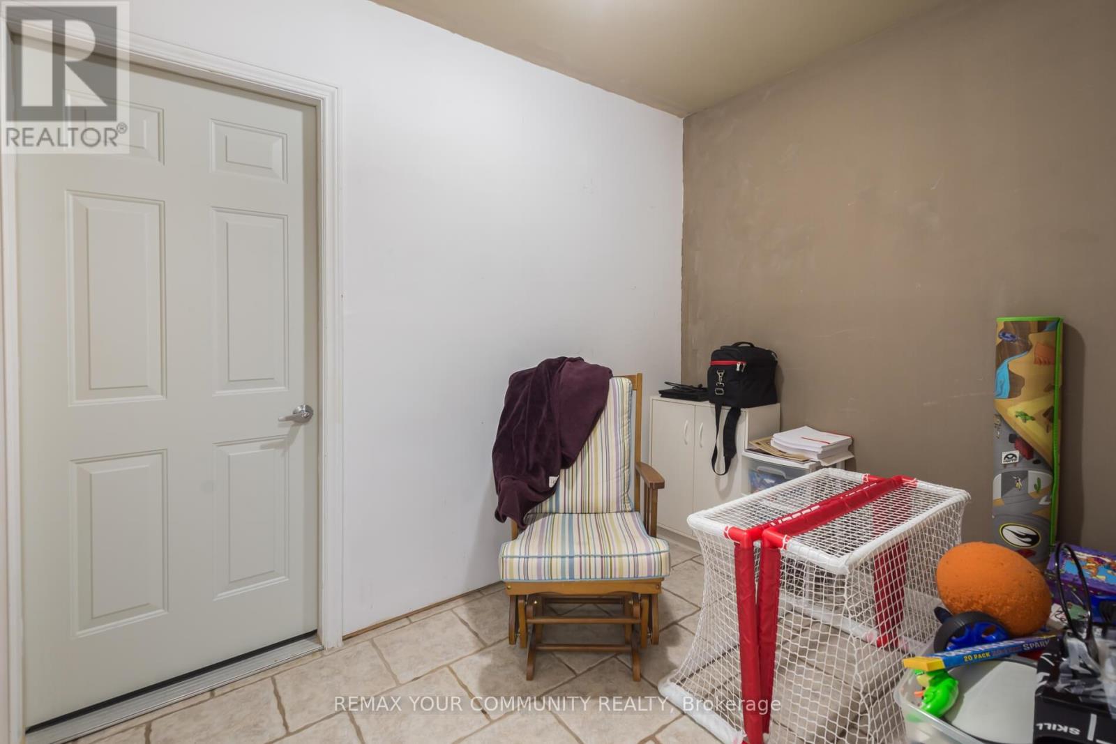 63 ROLLING HILLS LANE - 28