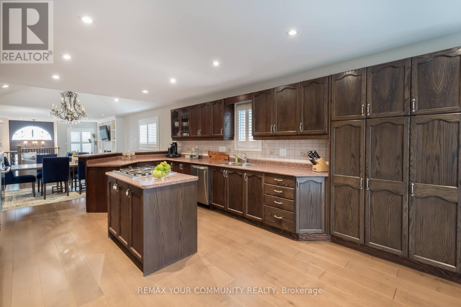 63 ROLLING HILLS LANE - 12