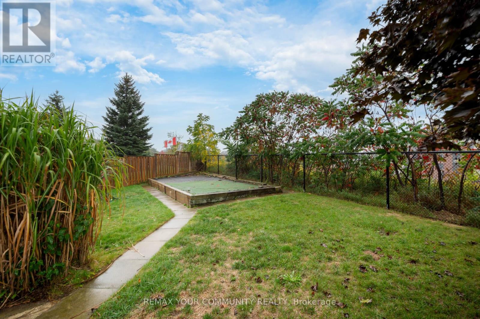 63 ROLLING HILLS LANE - 31