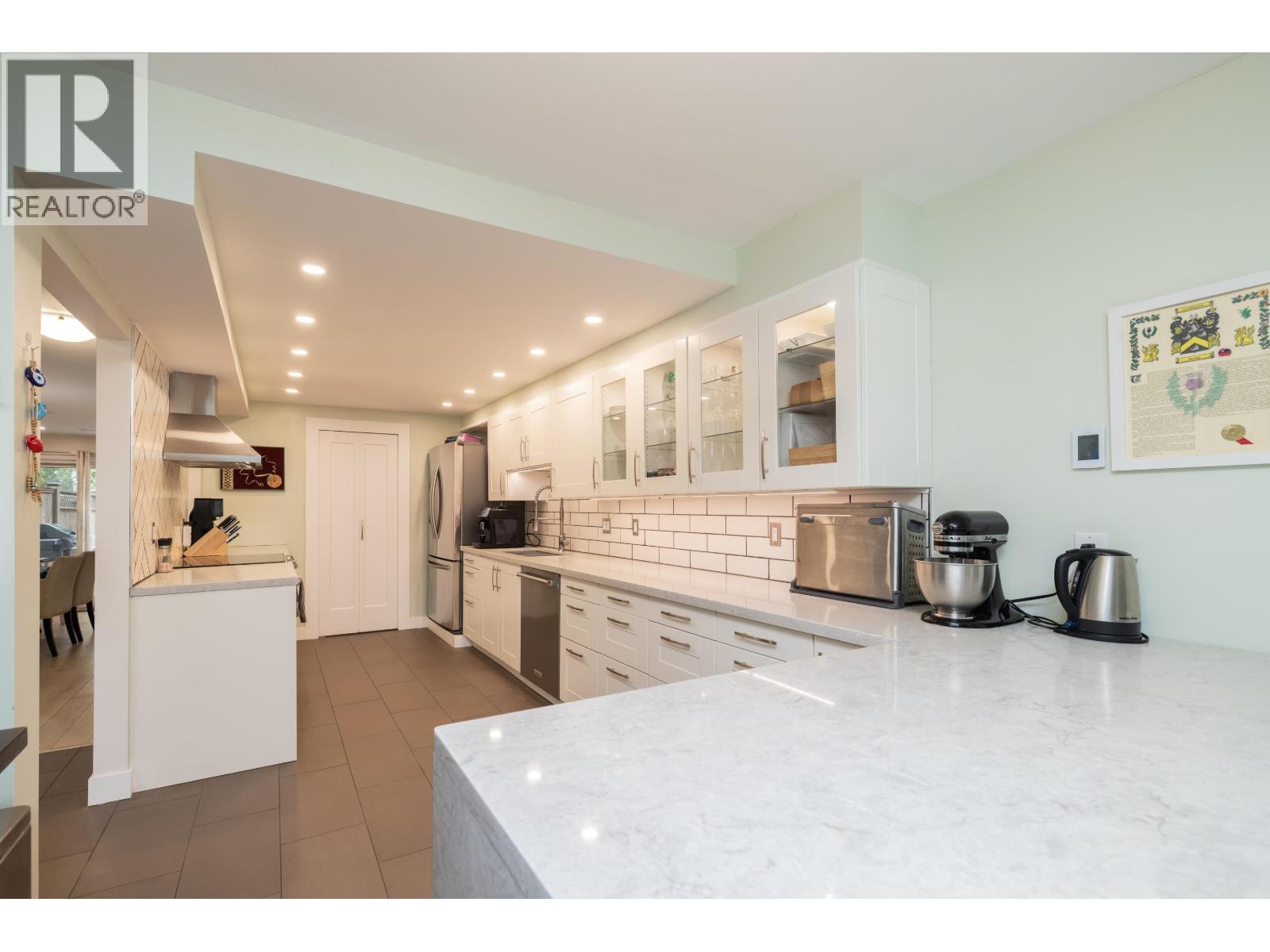 3 5600 LADNER TRUNK ROAD, Delta