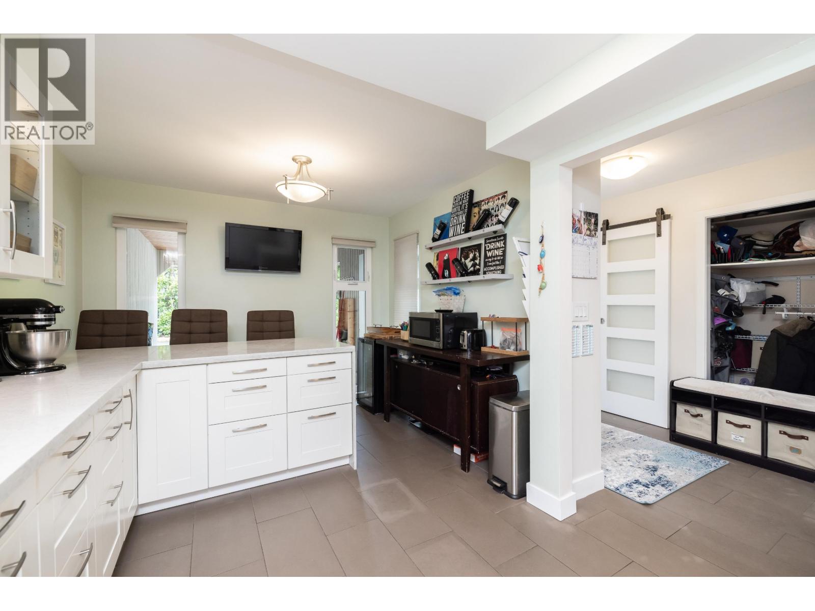 3 5600 LADNER TRUNK ROAD, Delta