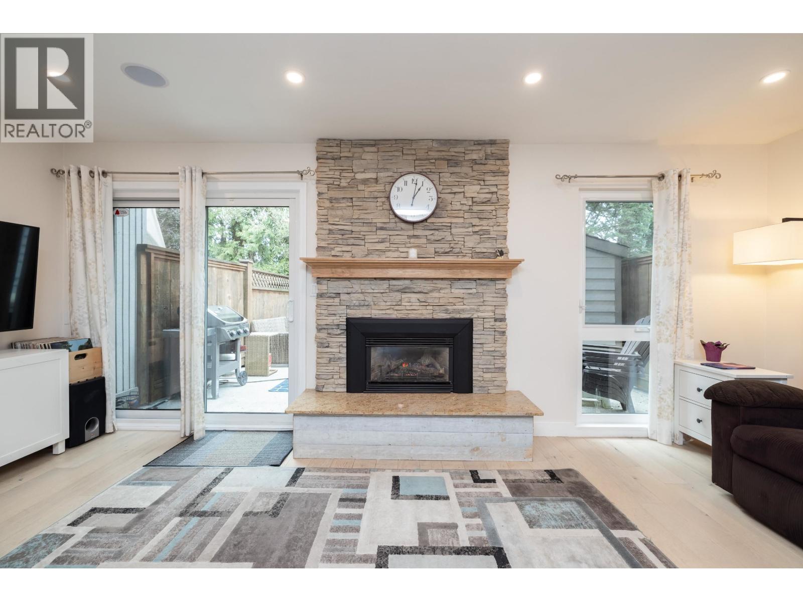 3 5600 LADNER TRUNK ROAD, Delta