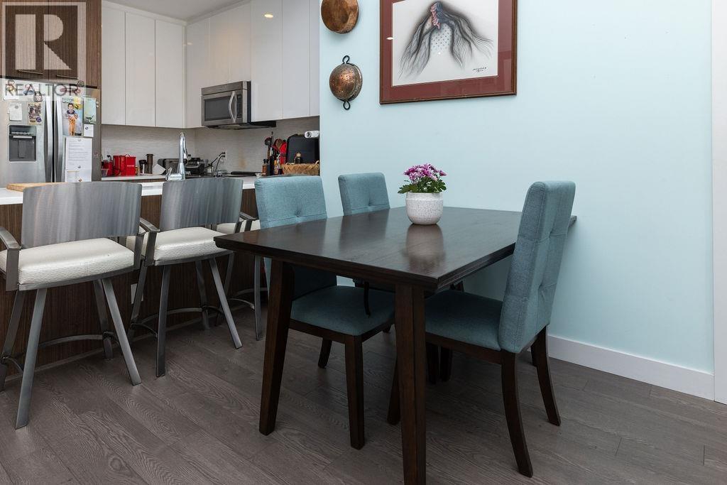 404 875 GIBSONS WAY — photo 9