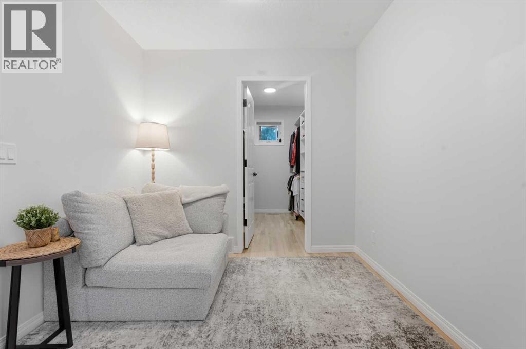 Single Family House for Sale in  Springbluff Heights SW Springbank Hill Calgary 