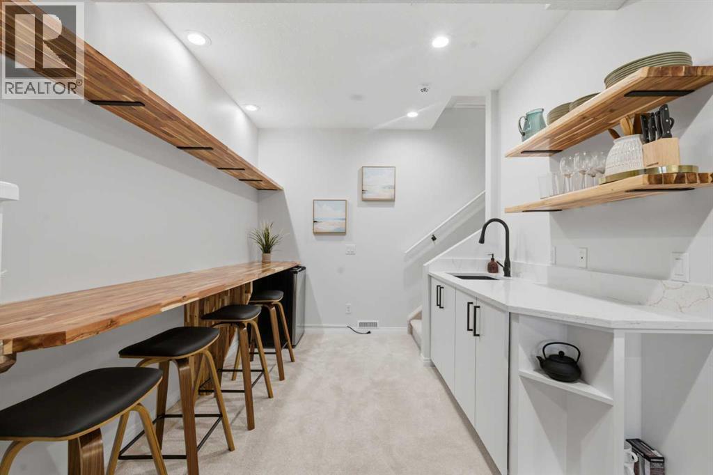 Single Family House for Sale in  Springbluff Heights SW Springbank Hill Calgary 