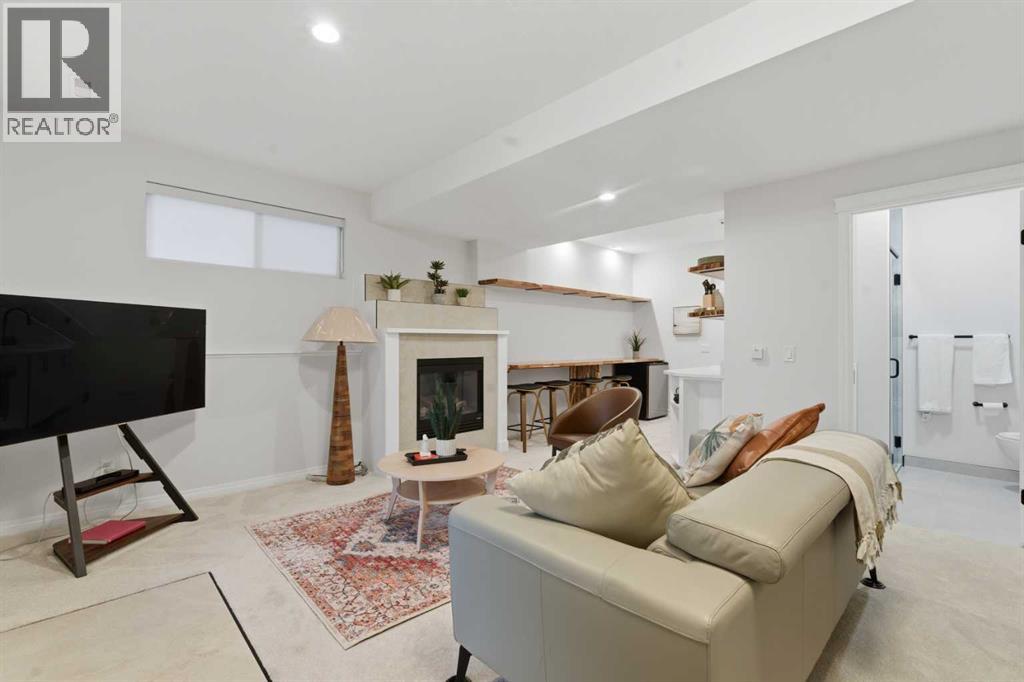 Single Family House for Sale in  Springbluff Heights SW Springbank Hill Calgary 