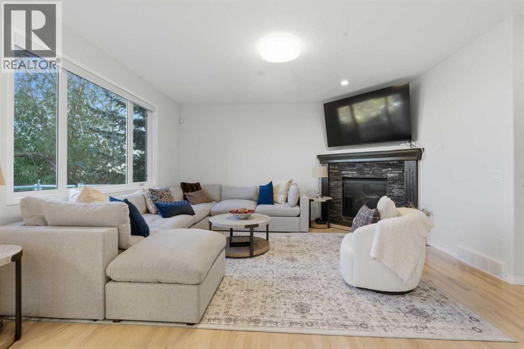 Single Family House for Sale in  Springbluff Heights SW Springbank Hill Calgary 