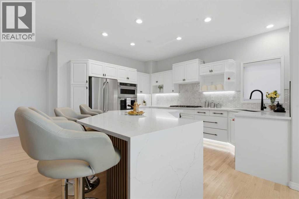 Single Family House for Sale in  Springbluff Heights SW Springbank Hill Calgary 