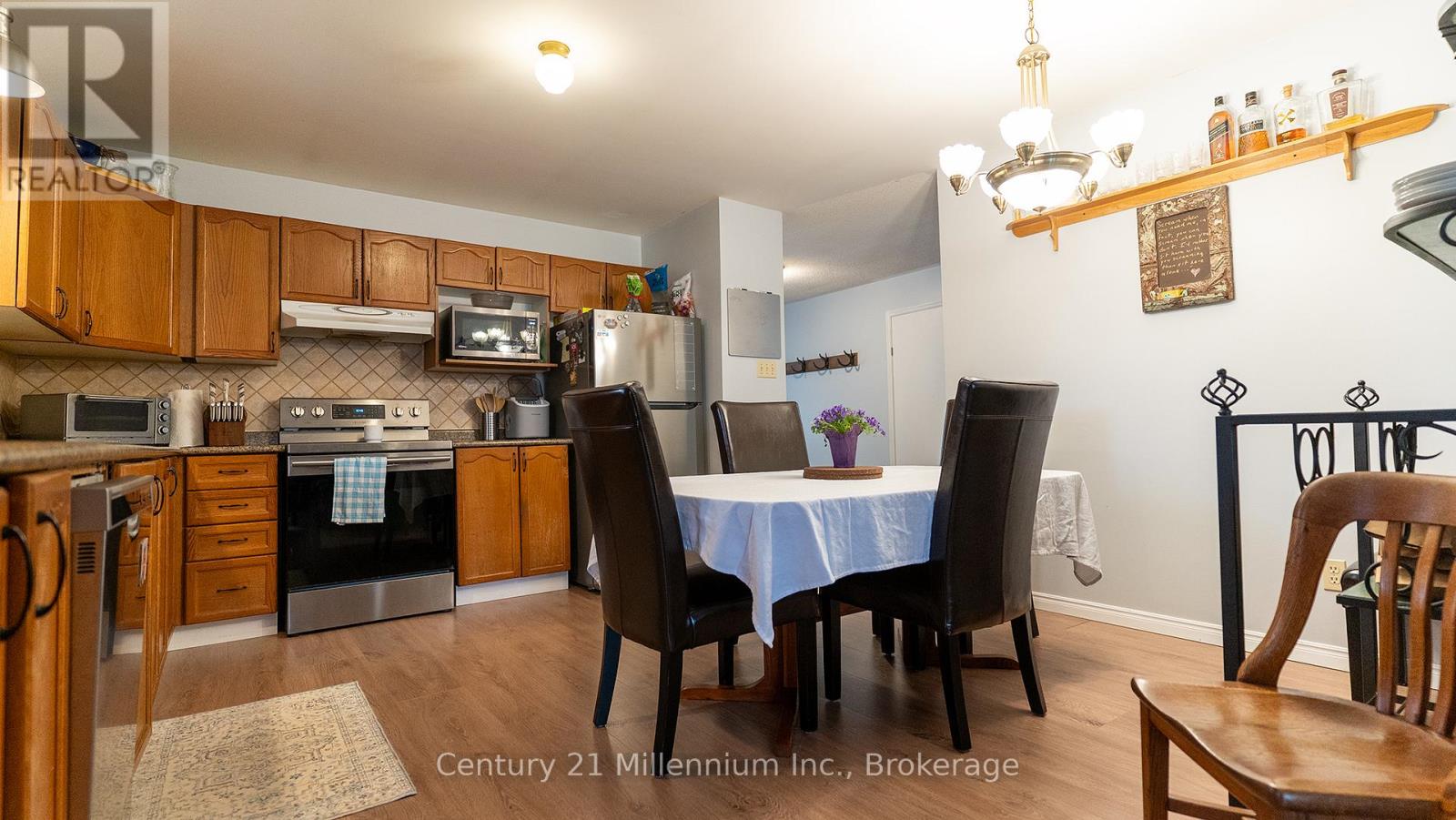 6 ROYAL BEECH DRIVE - 12