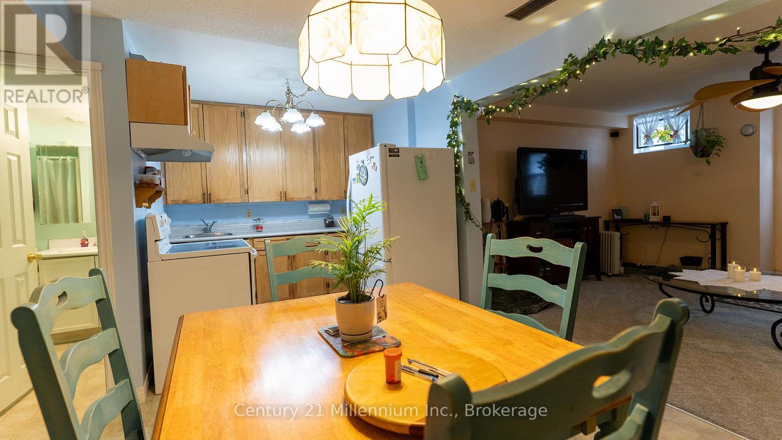 6 ROYAL BEECH DRIVE - 20