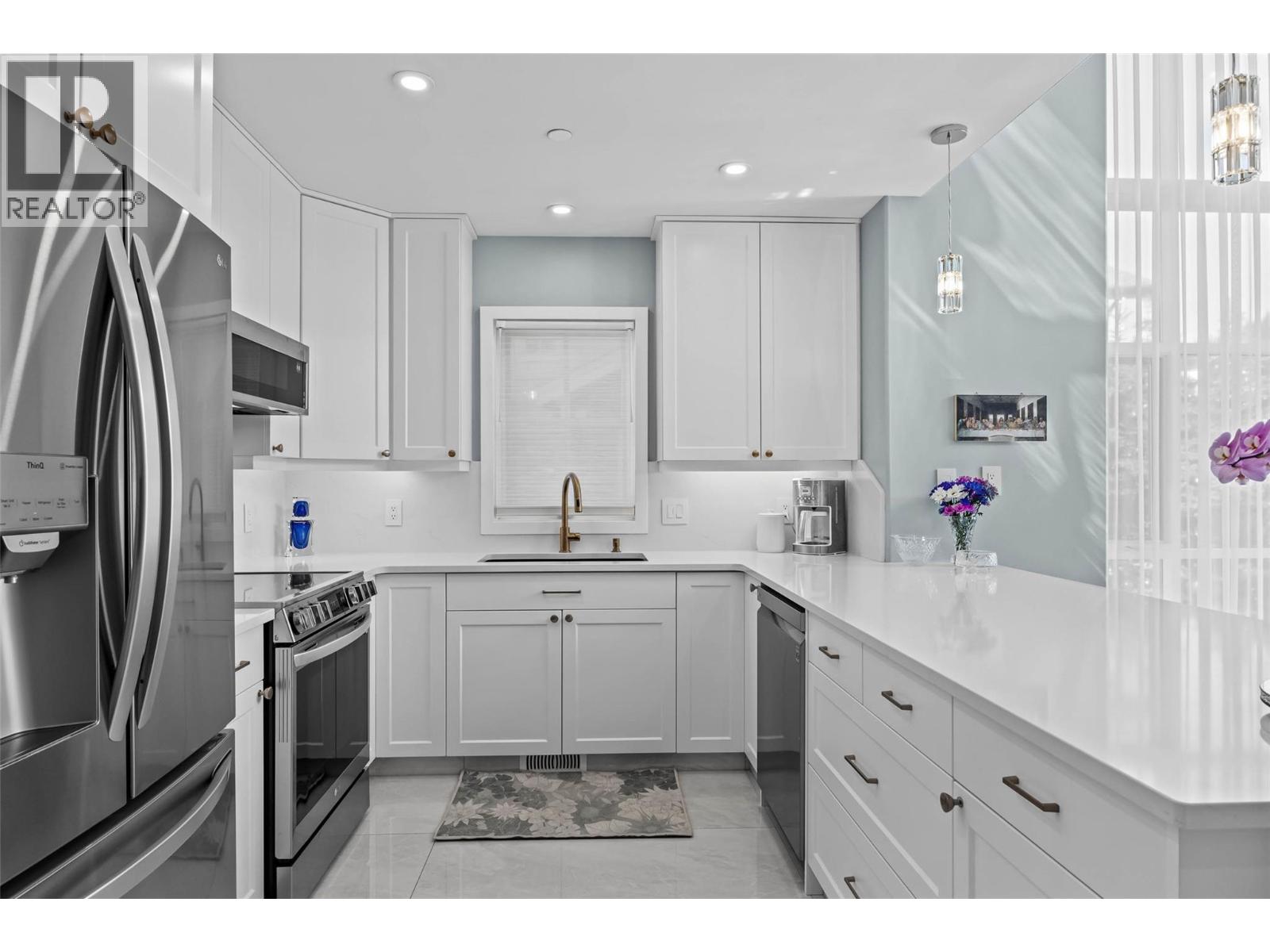 #33 6015 VALLEY DRIVE - 5