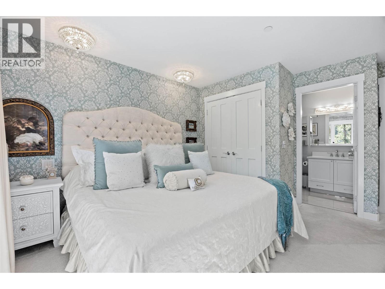 #33 6015 VALLEY DRIVE - 20