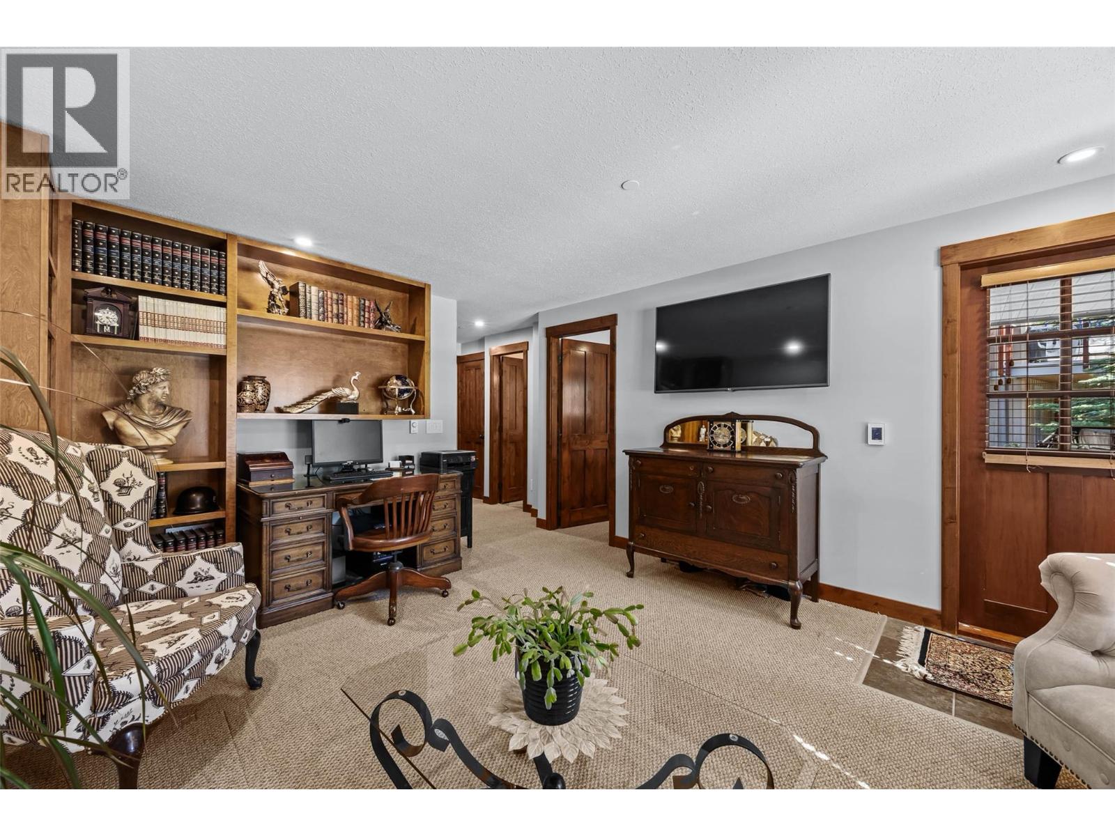 #33 6015 VALLEY DRIVE - 30