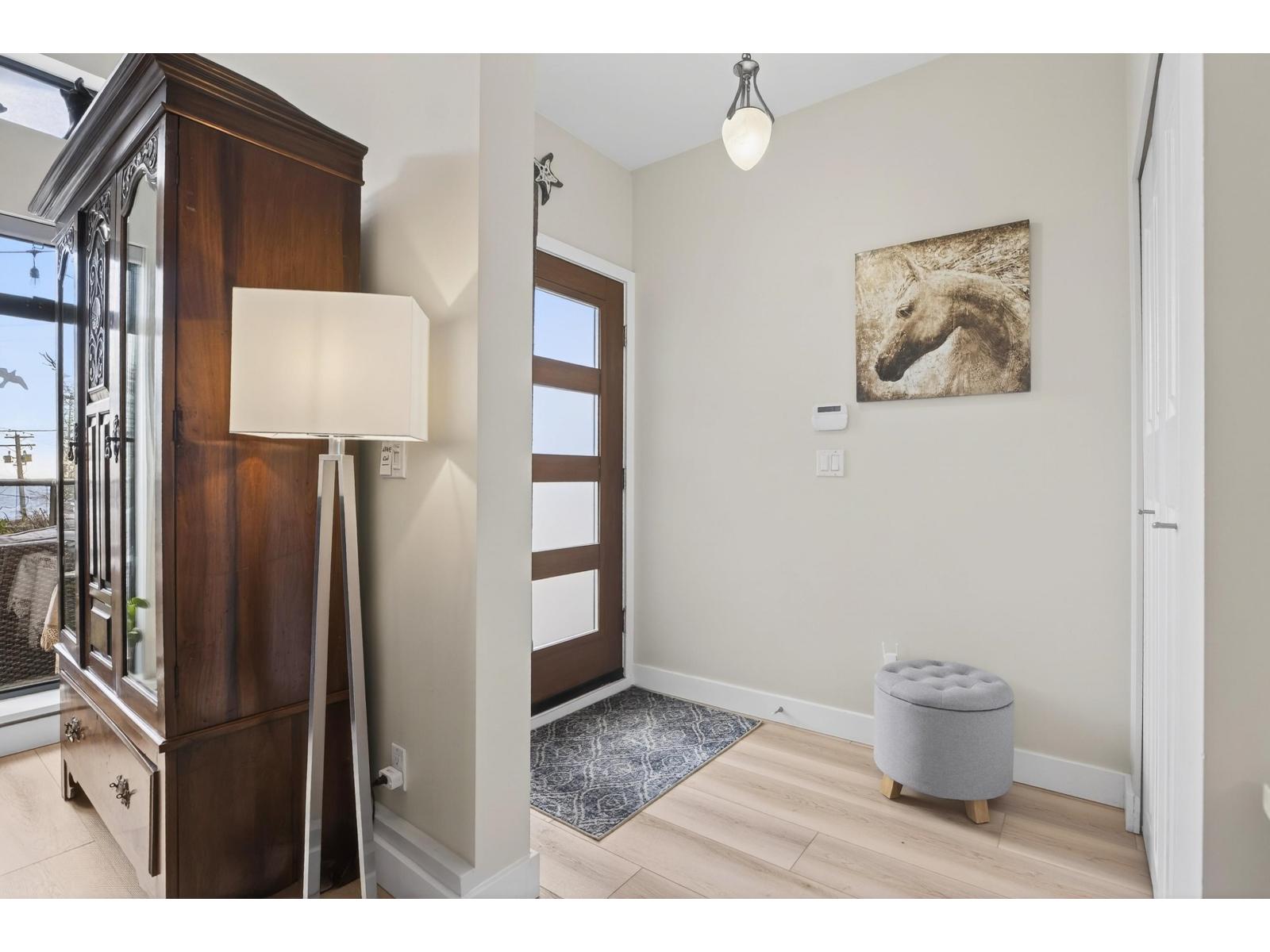 812 MAPLE STREET, White Rock