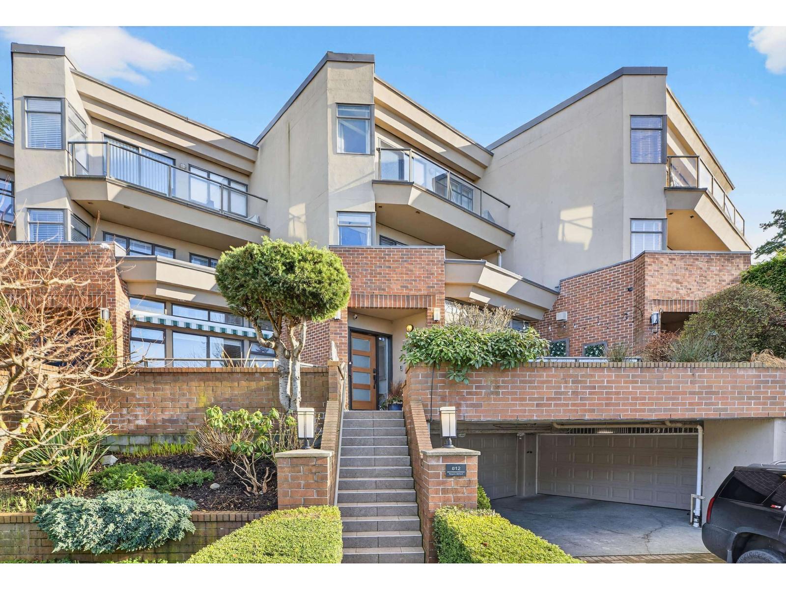 812 MAPLE STREET, White Rock