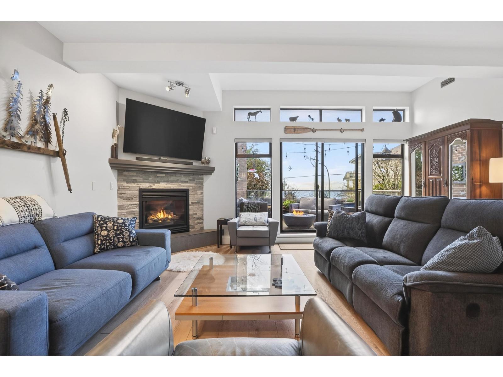 812 MAPLE STREET, White Rock