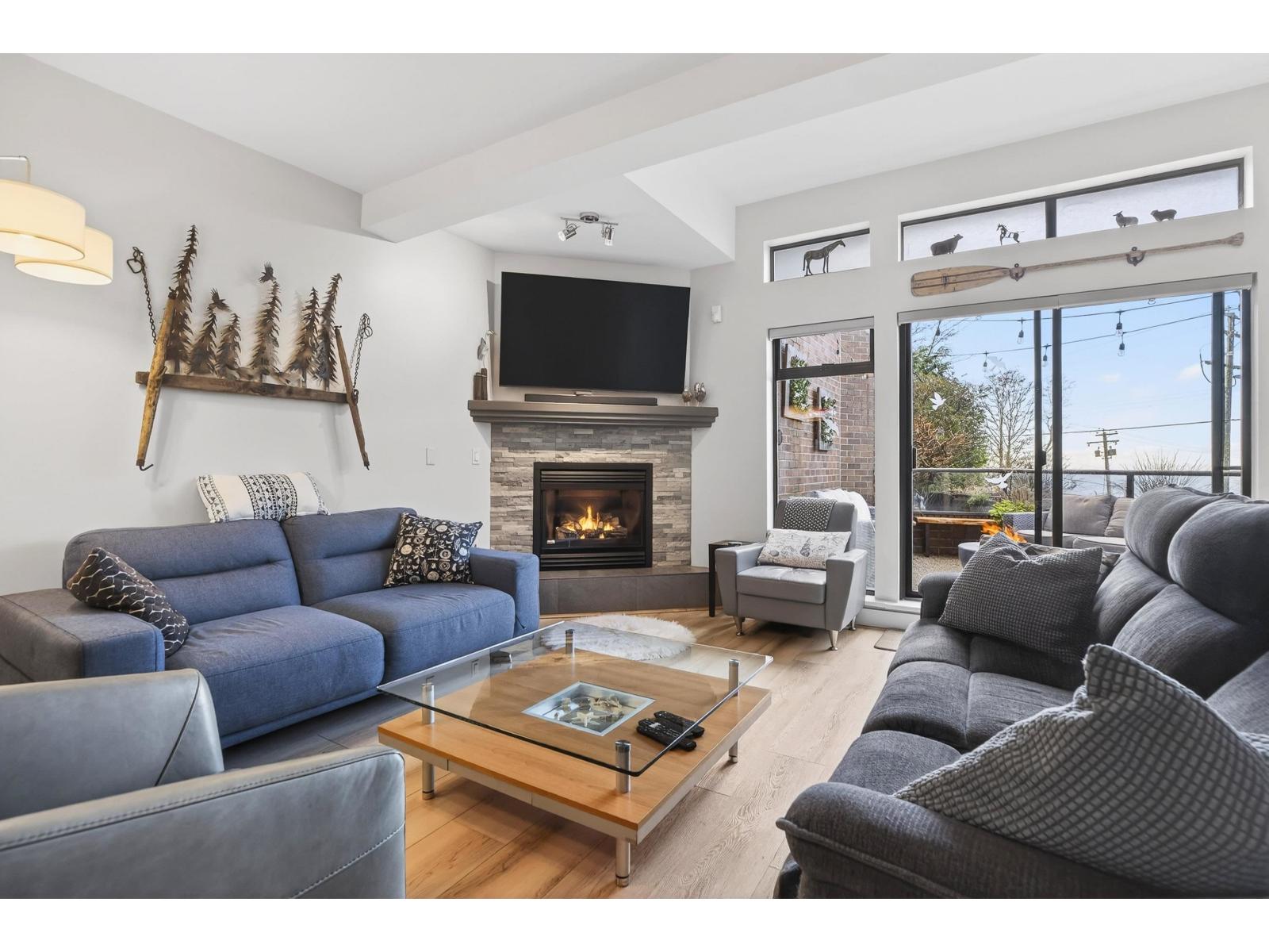 812 MAPLE STREET, White Rock