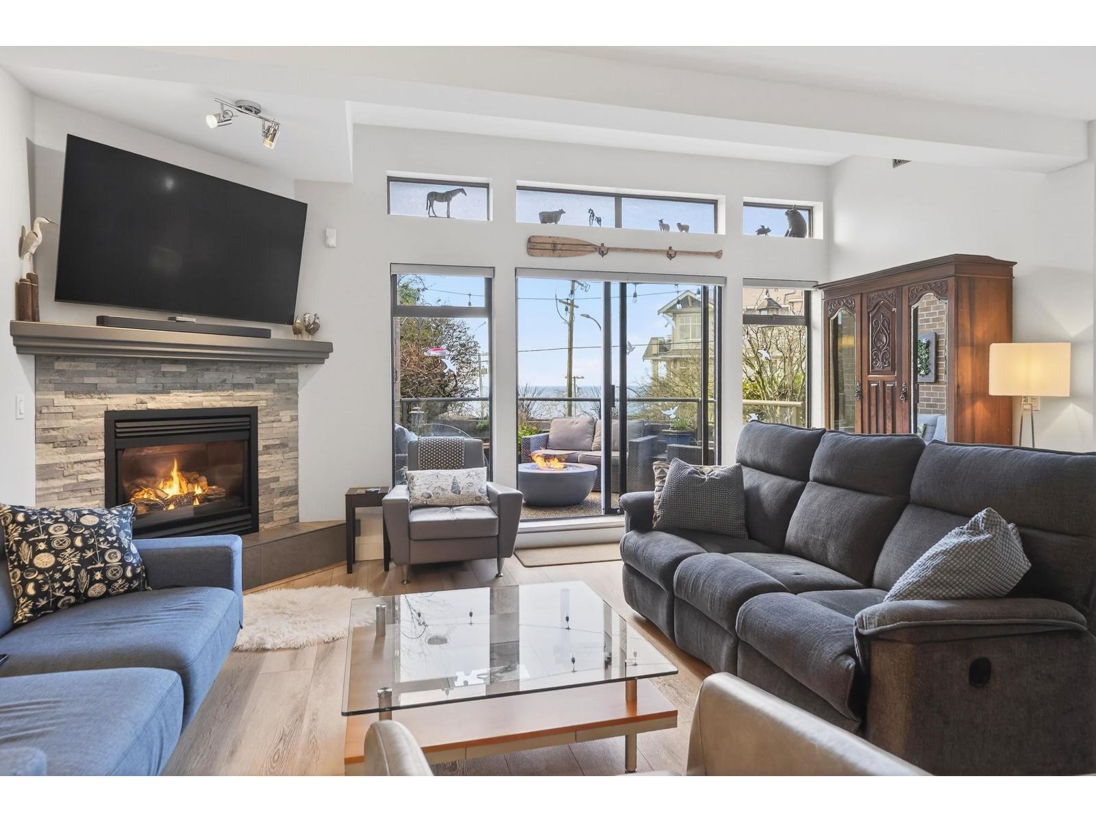 812 MAPLE STREET, White Rock