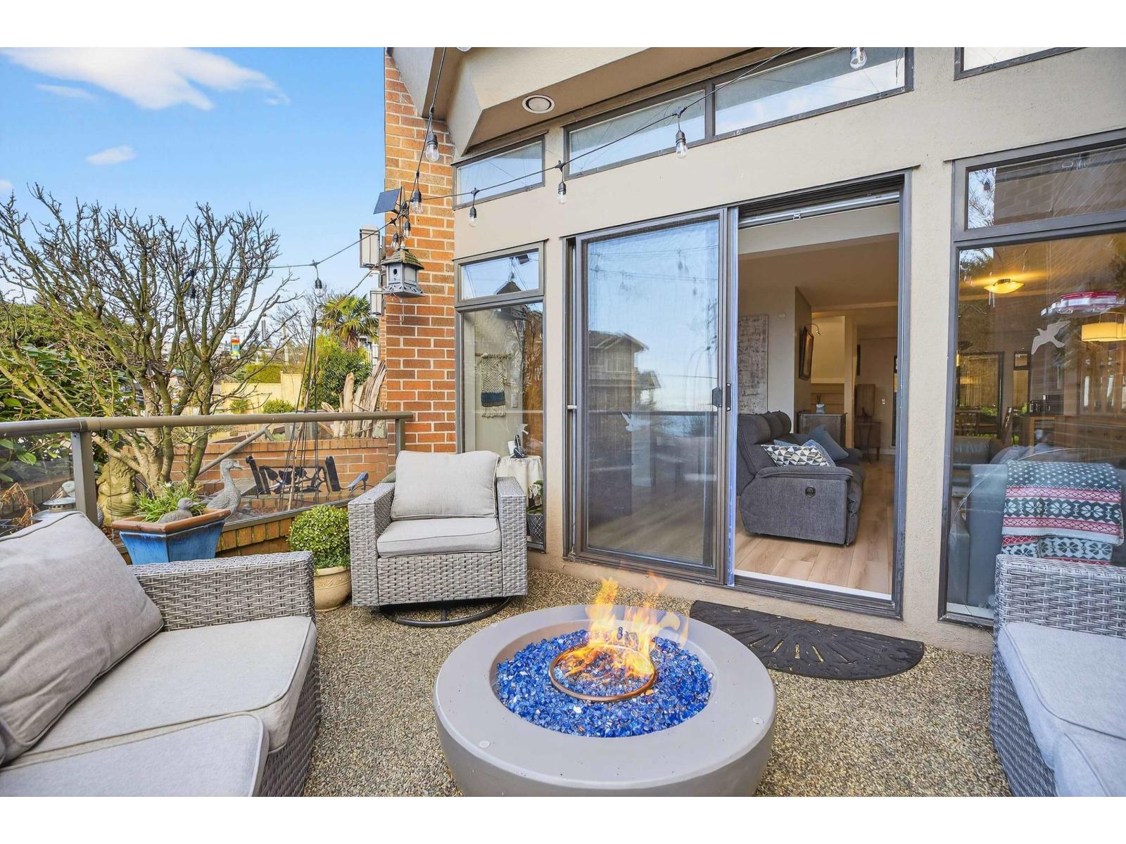 812 MAPLE STREET, White Rock