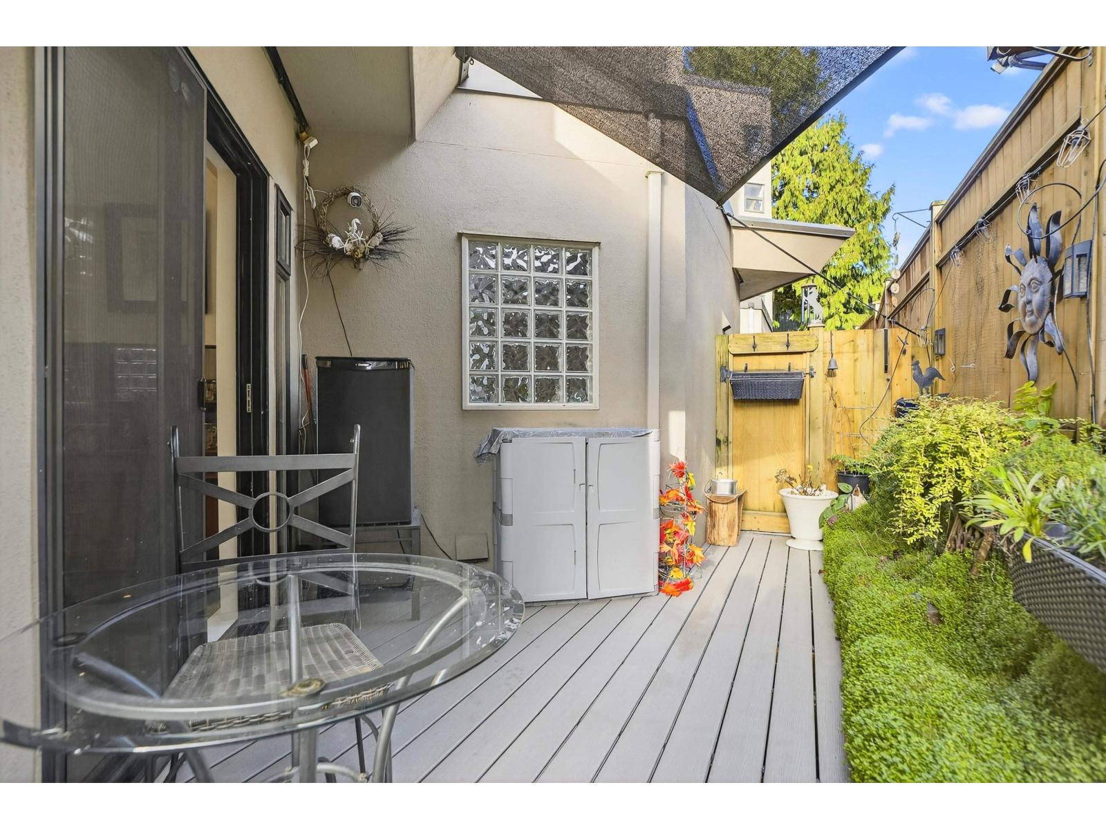 812 MAPLE STREET, White Rock