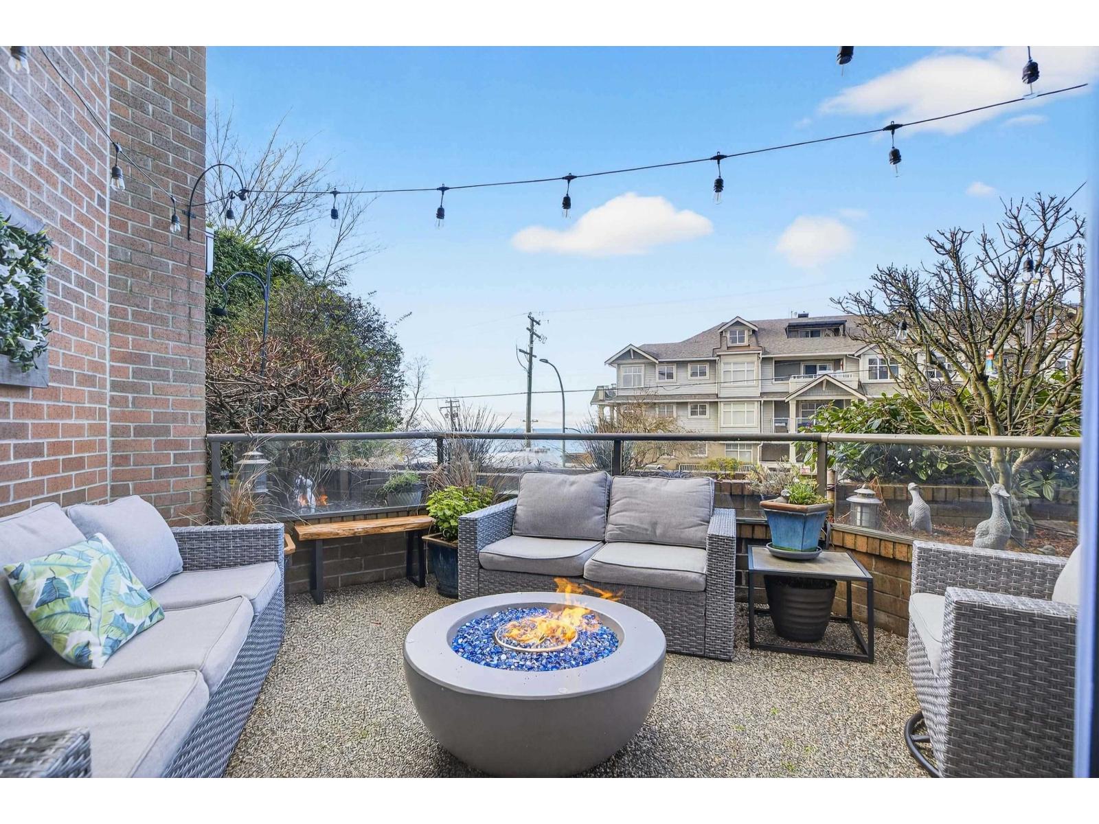 812 MAPLE STREET, White Rock