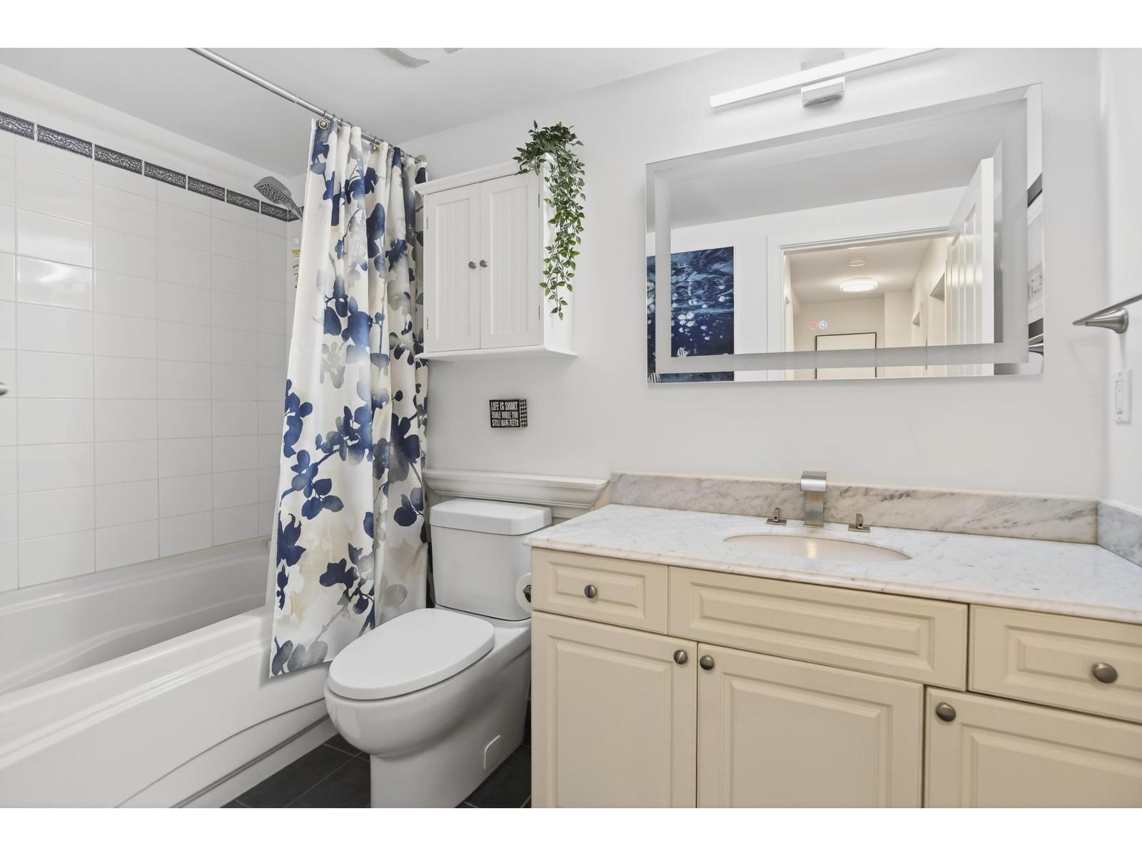 812 MAPLE STREET, White Rock