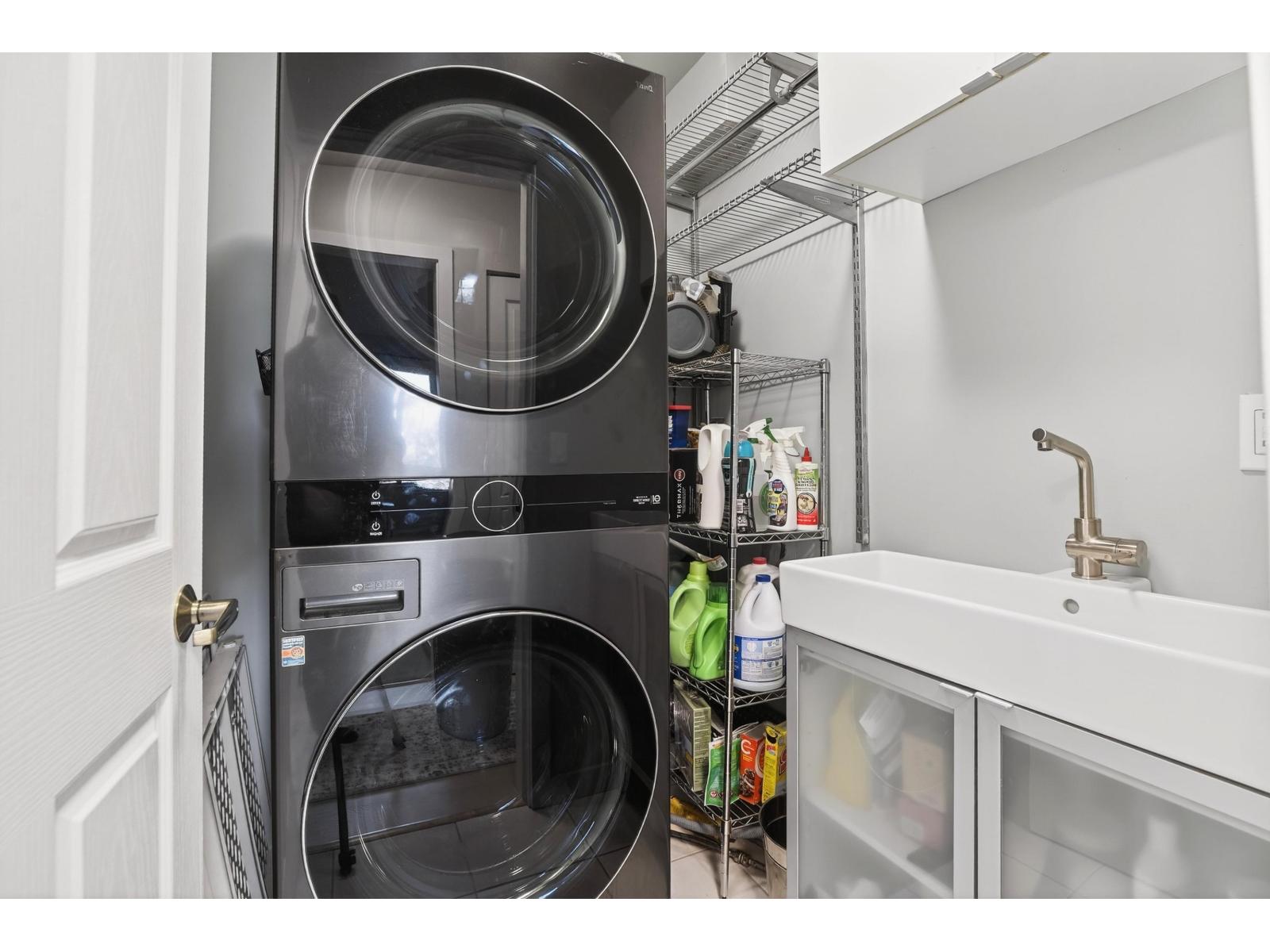 812 MAPLE STREET, White Rock