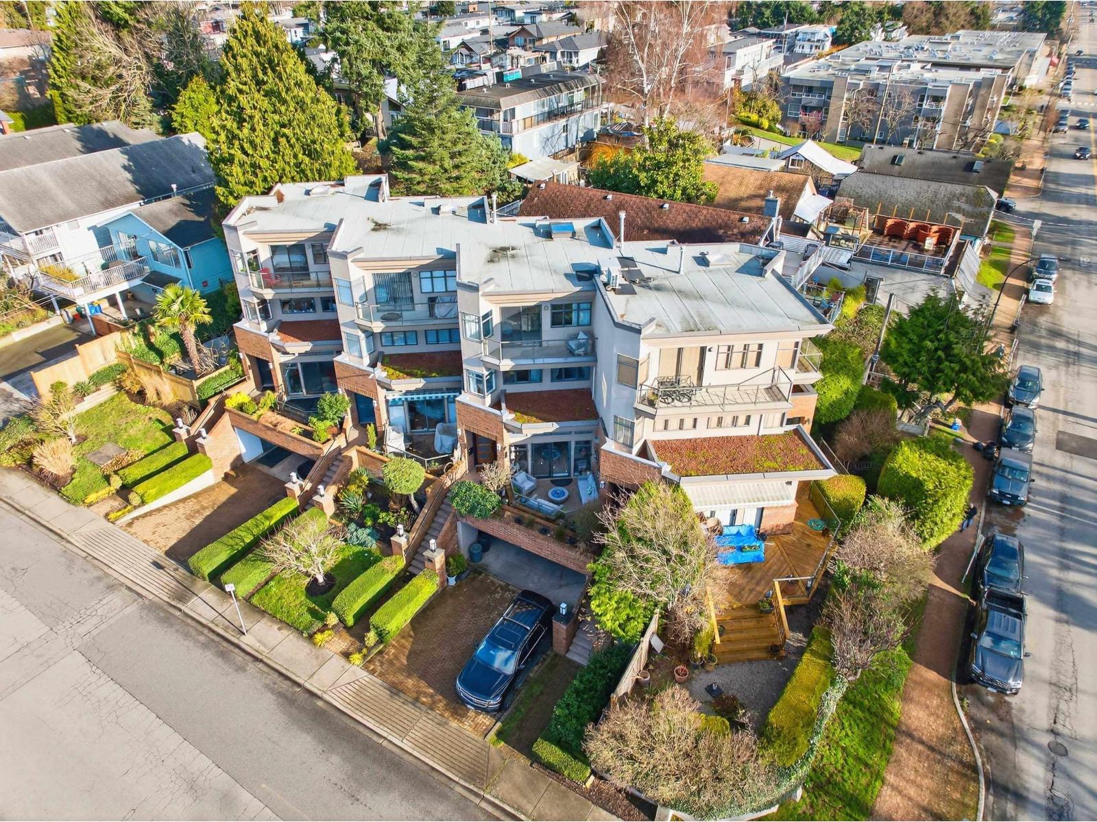 812 MAPLE STREET, White Rock