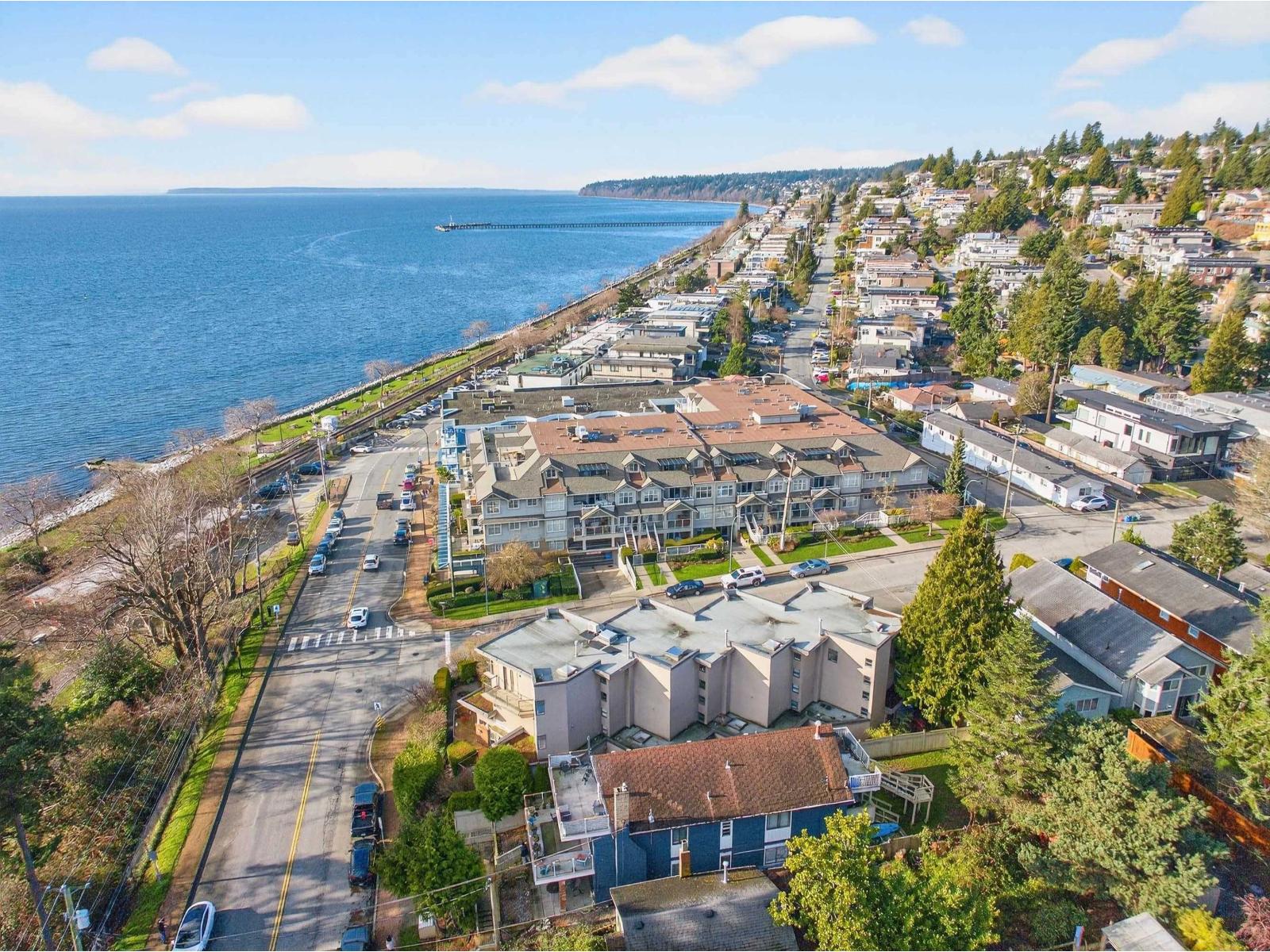 812 MAPLE STREET, White Rock