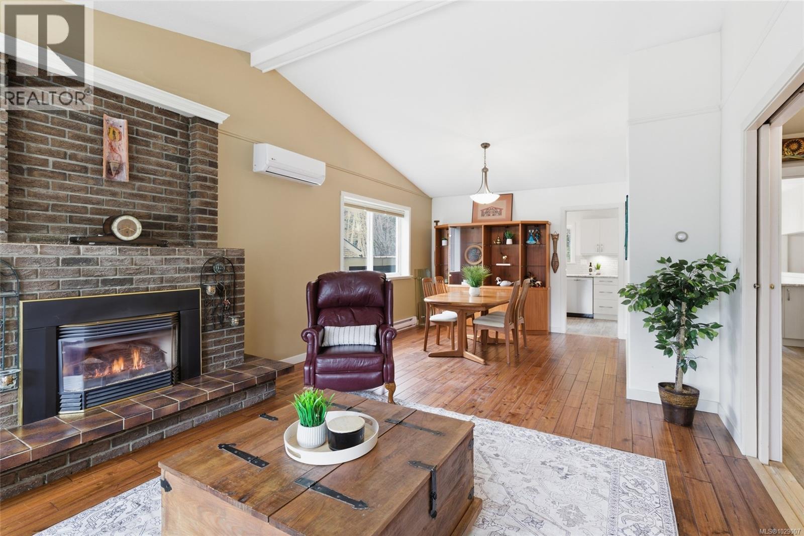 #28 493 PIONEER CRES - 21