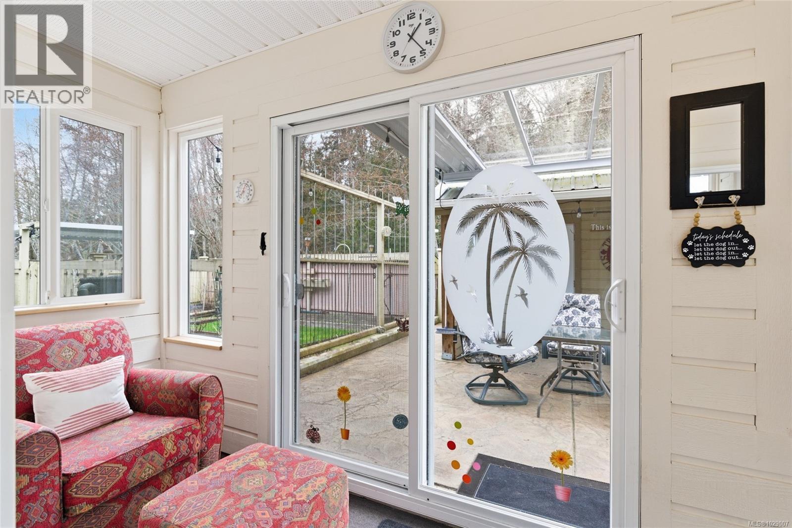 #28 493 PIONEER CRES - 26