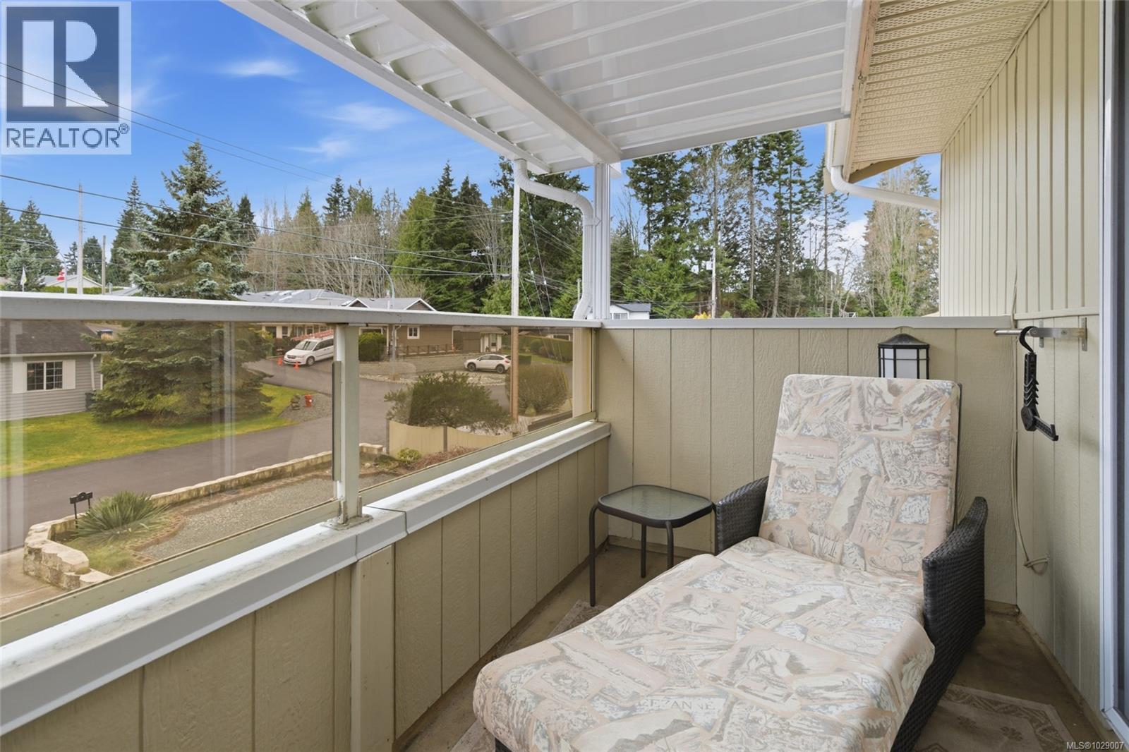 #28 493 PIONEER CRES - 33