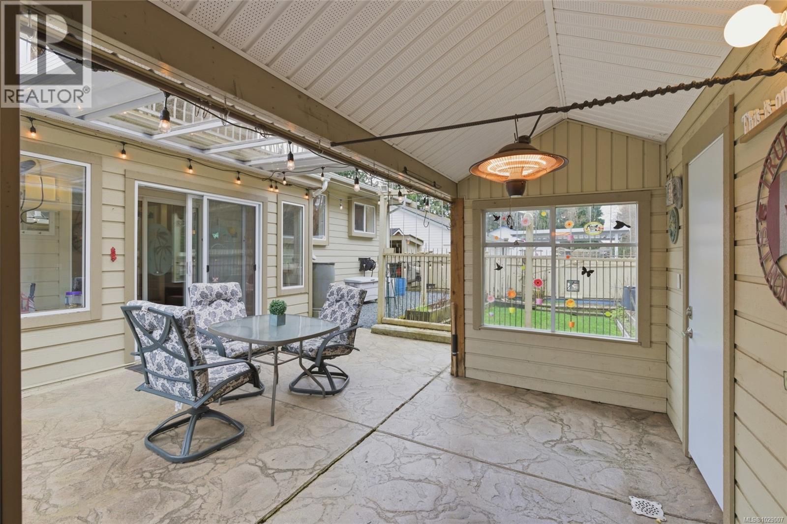 #28 493 PIONEER CRES - 38