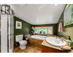 1590 Carrington Bay Rd, Cortes Island, BC V0P1Z0 Photo 27